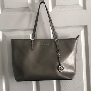 MAKE AN OFFER MK Purse